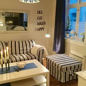 Line I Smauet Apartment