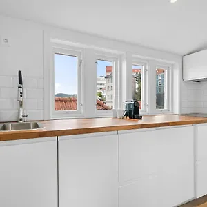 Modern Penthouse With A View - Behind Bryggen Apartamento